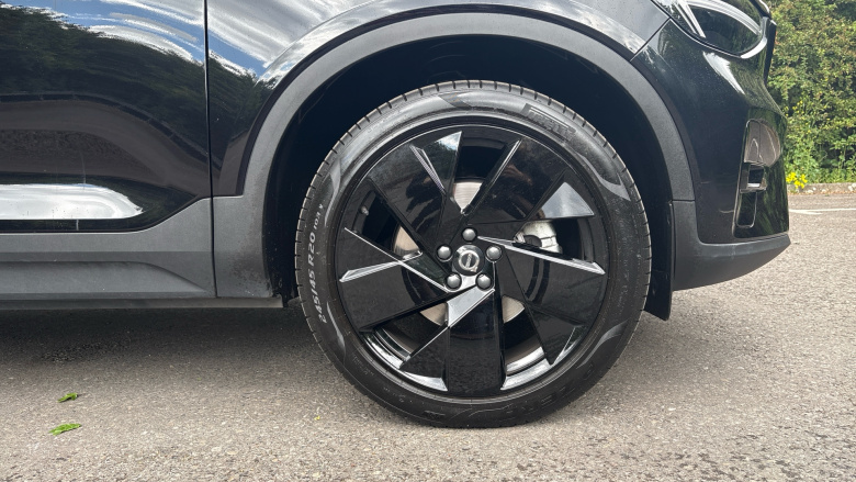 Volvo XC40 2.0 B3P Plus Black Edition 5dr Auto Petrol Estate